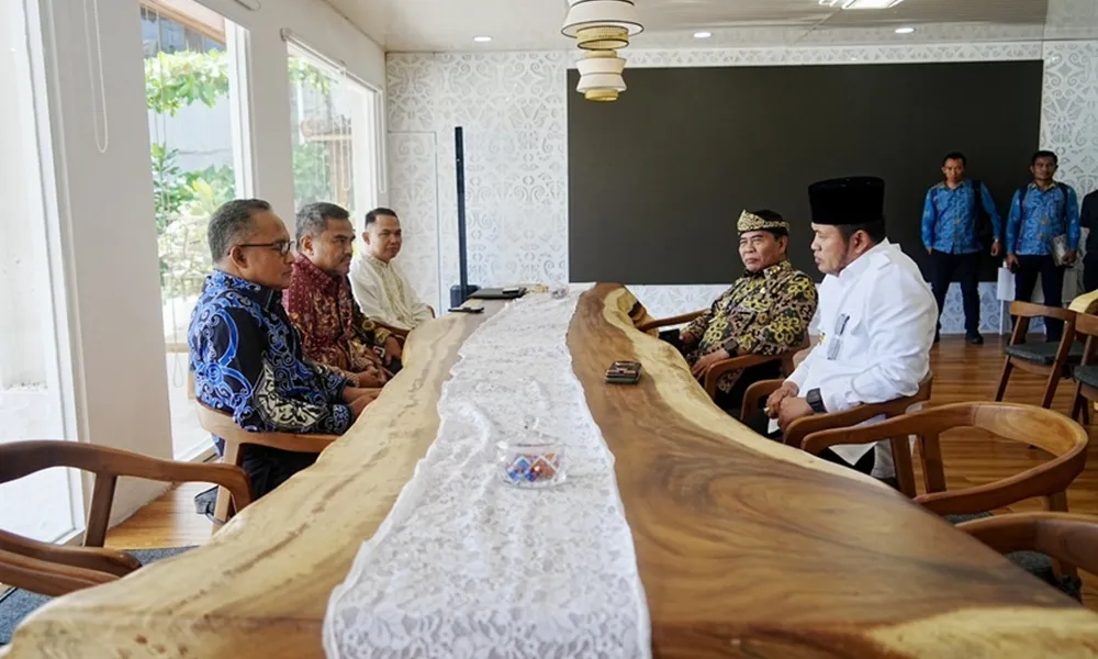 Kepala OJK Kaltim-Kaltara Baru Resmi Bertugas, Gubernur Zainal Dorong Kolaborasi Keuangan