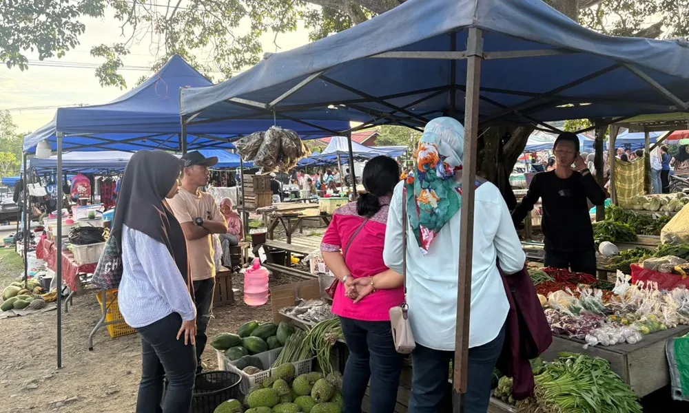 Perubahan Tarif Pajak dan Retribusi Pasar, DKUKMPP Nunukan Turun Langsung di Sebatik Barat